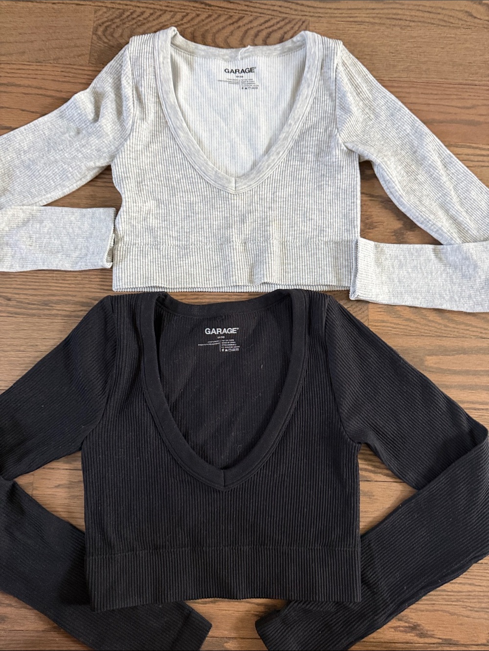 Garage Ribbed V-Neck Long Sleeve Crop Top Duo - Black & Light Gray